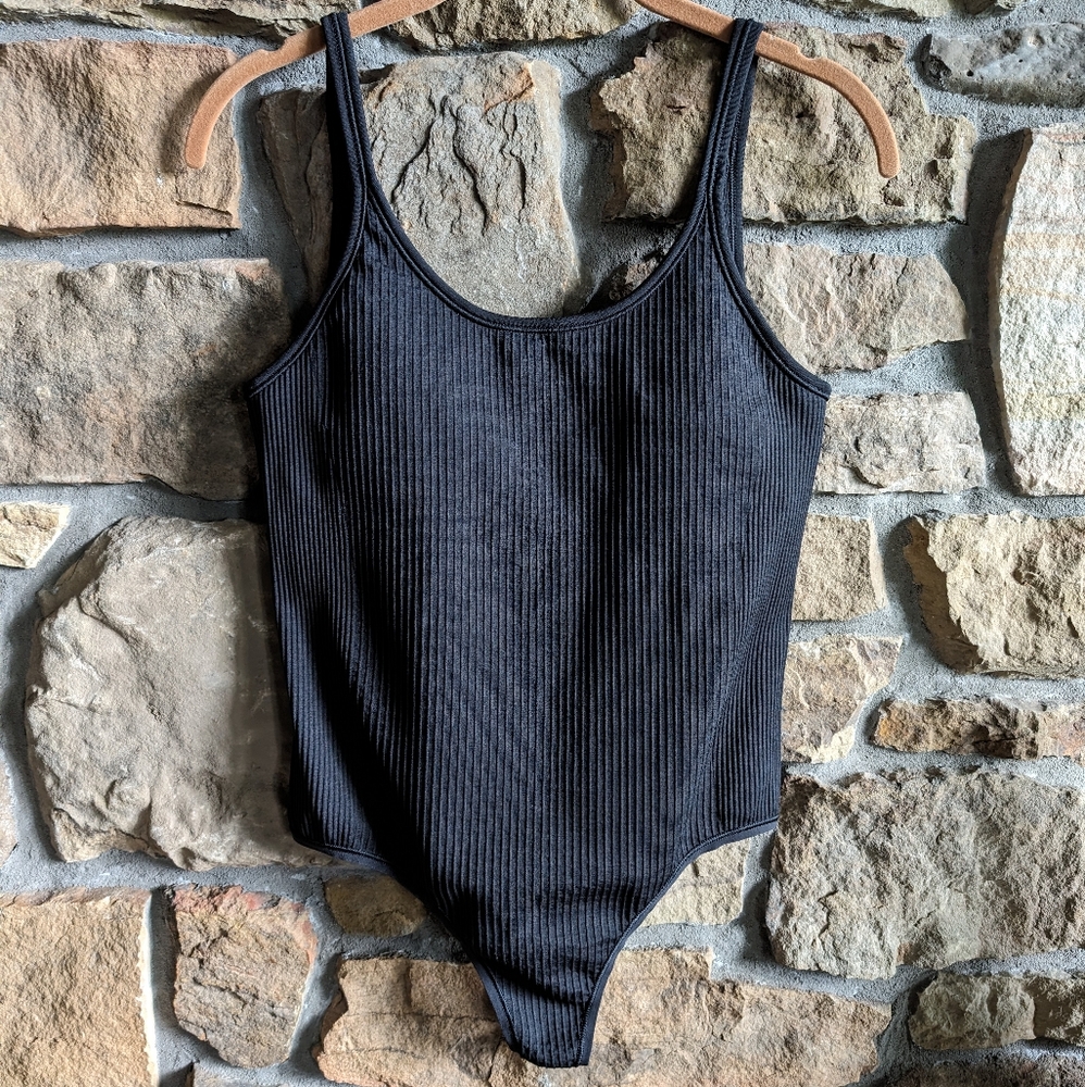 Lululemon Ebb to Street Thong Bodysuit 6 Black